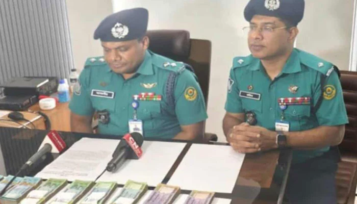   অটোরিকশায় ফেলে যাওয়া ব্যবসায়ীর ১২ লাখ টাকা ১২ ঘণ্টায় উদ্ধার