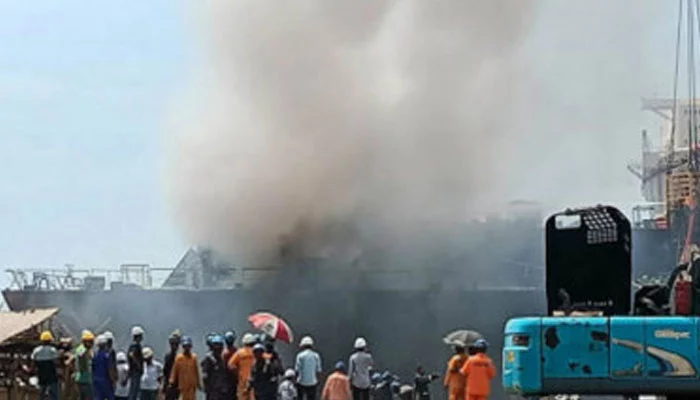 চট্টগ্রামের শিপইয়ার্ডে অগ্নিকাণ্ডে দগ্ধ ৮ শ্রমিক