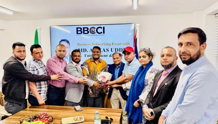 চট্টগ্রামের ব্যবসায়ী আক্কাসকে সংবর্ধনা দিলো লন্ডনের বিবিসিসিআই